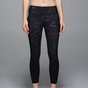 Lululemon Trail Bound 7/8 Tights *Full-On Luxtreme in Star Crushed Coal Size 4